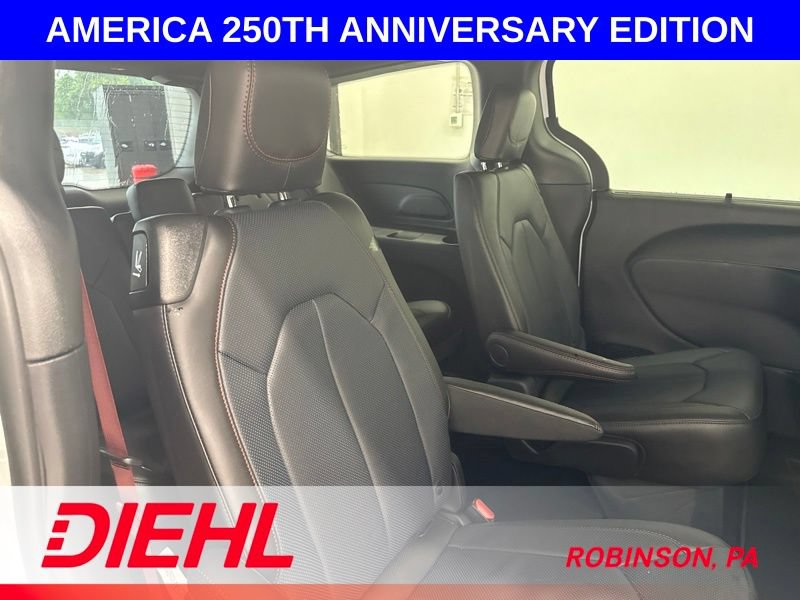 New 2027 Chrysler Pacifica Select FWD image 13