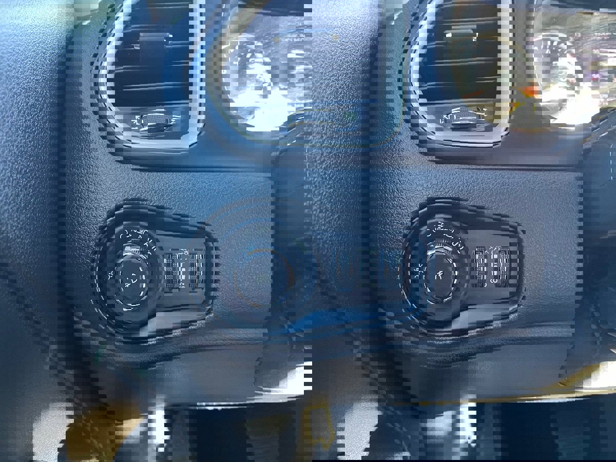 Used 2017 Jeep Renegade Trailhawk image 22