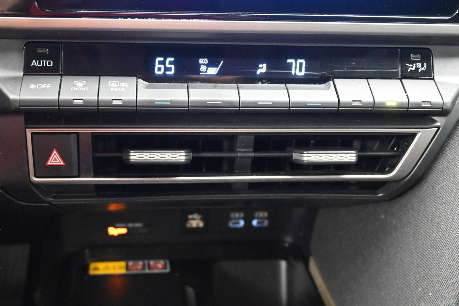 Used 2025 Toyota Camry LE FWD image 17