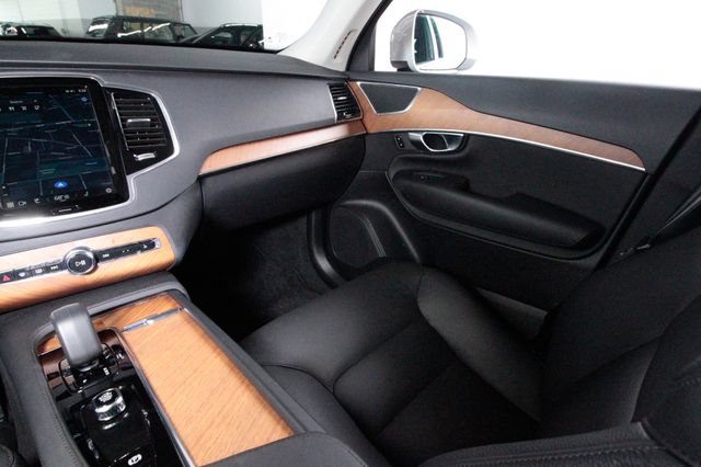 Certified 2025 Volvo XC90 B5 Plus w/ Protection Package Premier AWD/4WD image 9