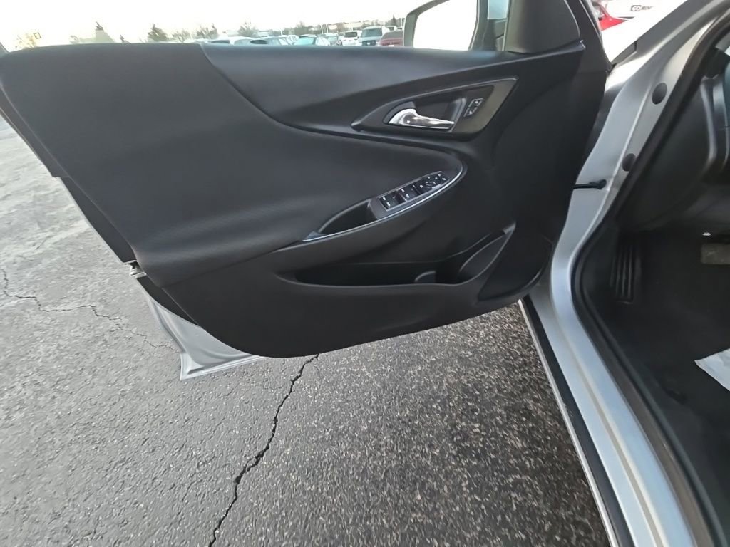 Used 2022 Chevrolet Malibu LT image 11
