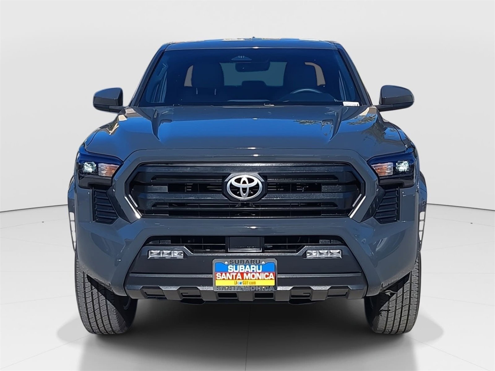 Used 2025 Toyota Tacoma SR5 image 2