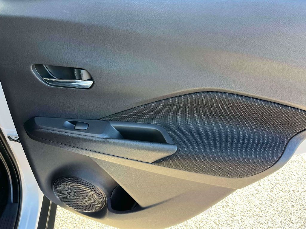 Used 2024 Nissan Kicks SV FWD image 8