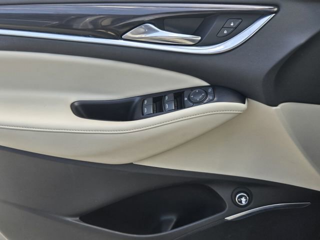 Used 2019 Buick Enclave Essence FWD image 31