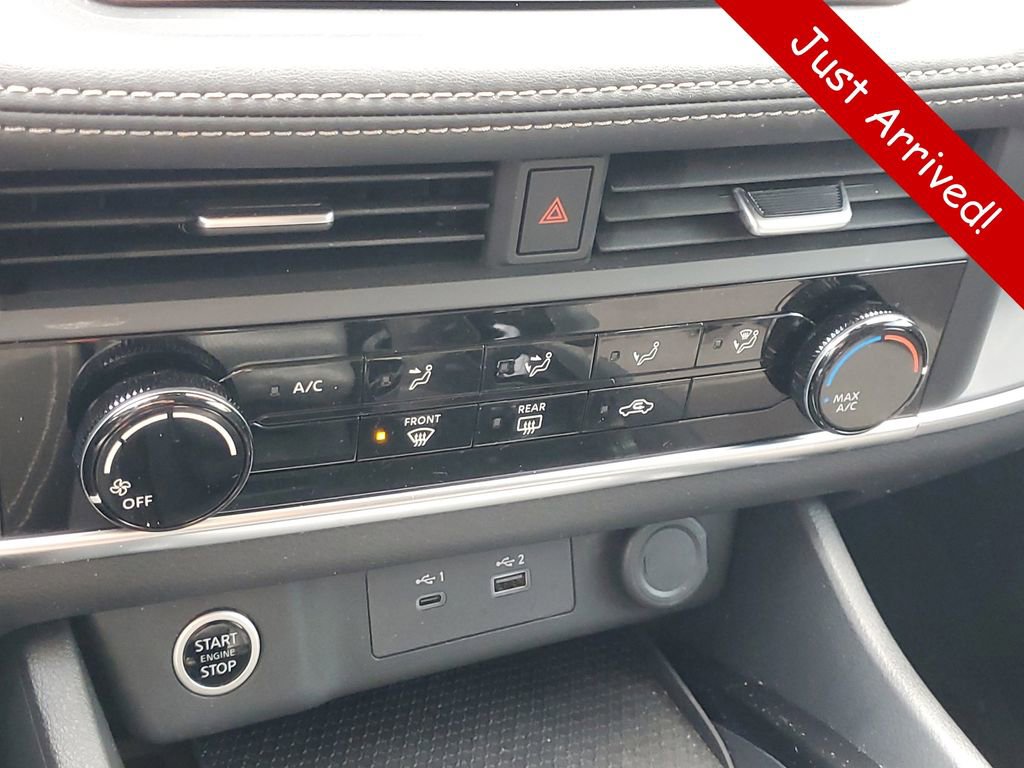 Used 2023 Nissan Rogue S FWD image 29