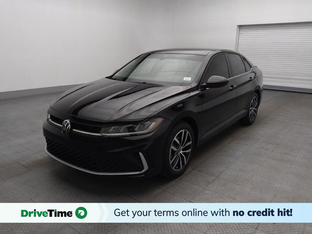 Used 2025 Volkswagen Jetta SE image 1