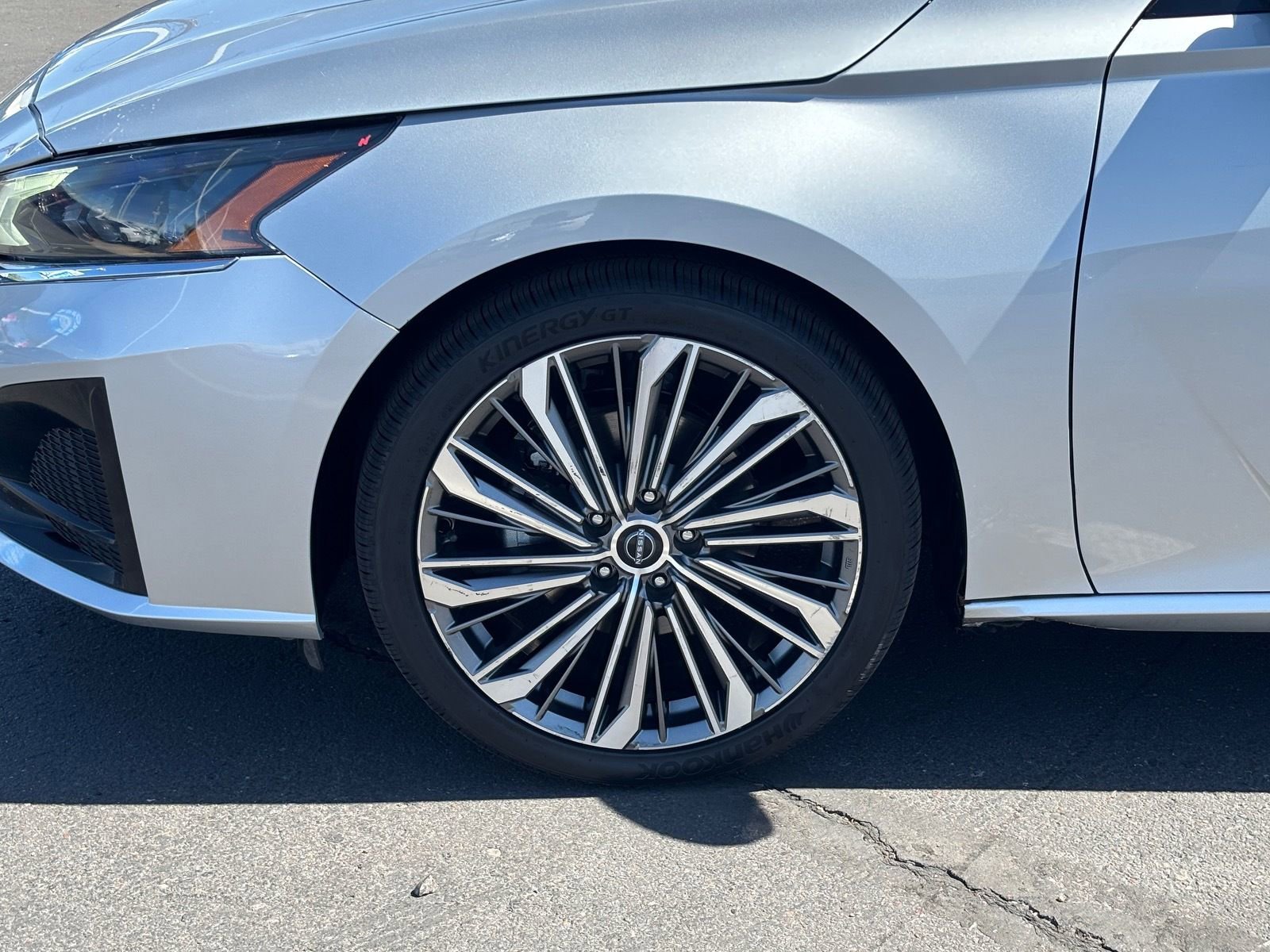 Used 2023 Nissan Altima 2.5 SL FWD image 11