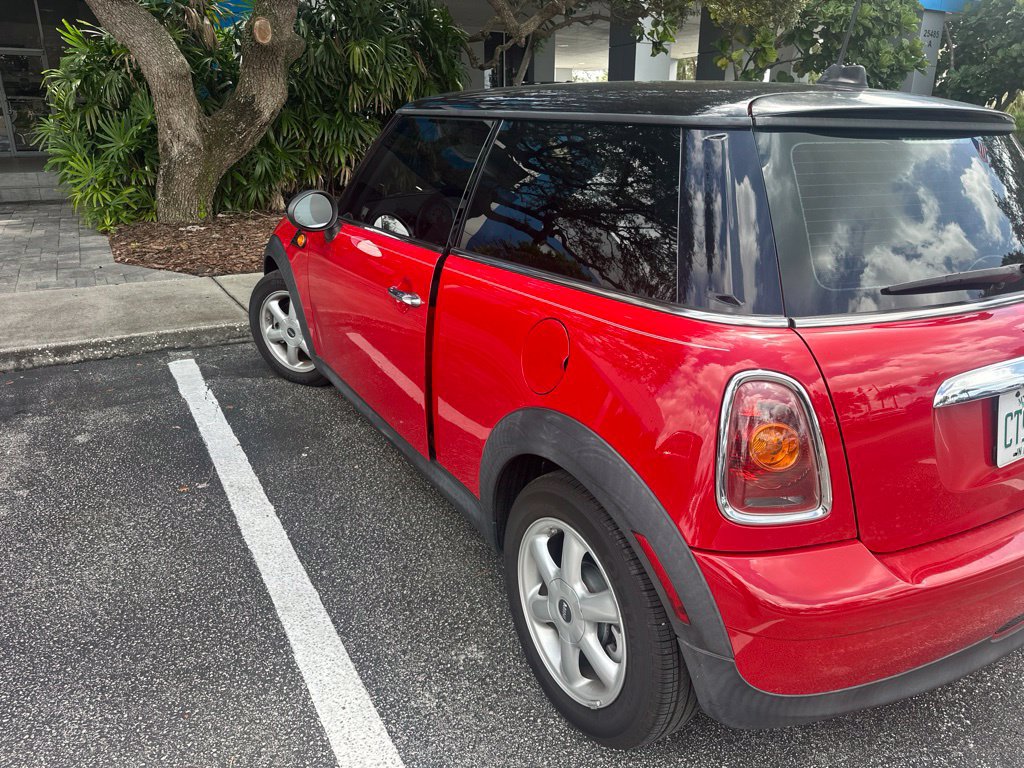 Used 2010 MINI Cooper Hardtop FWD image 15