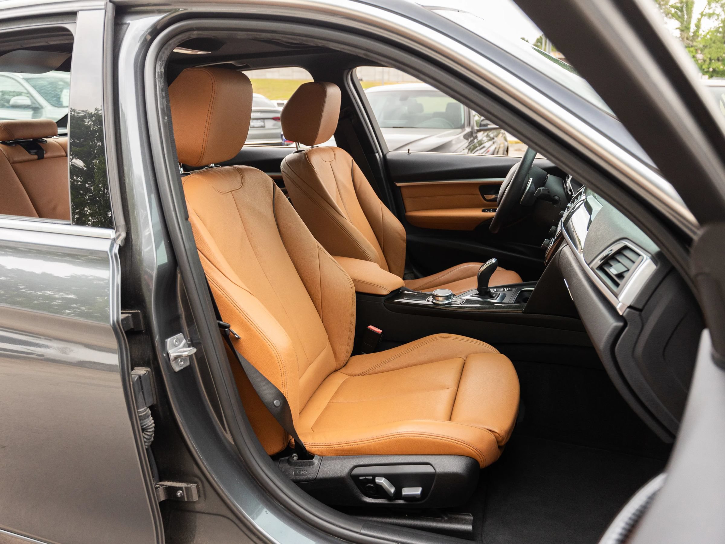 Used 2018 BMW 330i Sedan RWD image 21