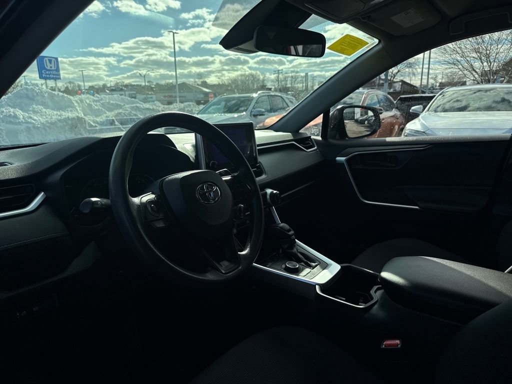 Used 2023 Toyota RAV4 LE image 13