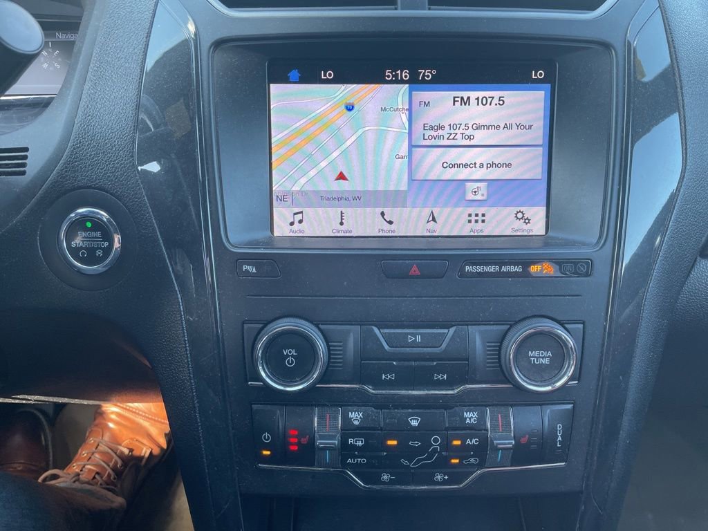 Used 2019 Ford Explorer XLT w/ Equipment Group 202A AWD/4WD image 19