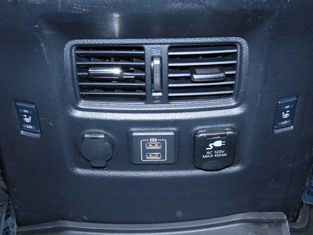 Used 2022 Nissan Titan PRO-4X w/ Pro-4x Convenience Package image 24