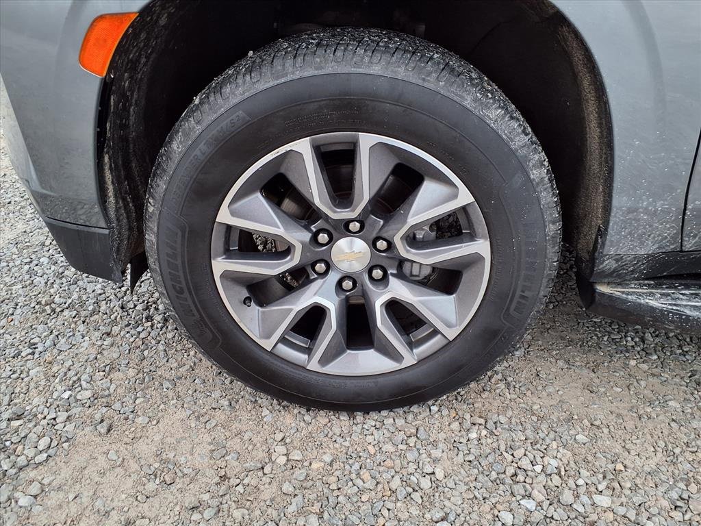 Used 2021 Chevrolet Suburban LT w/ LT Signature Package image 42