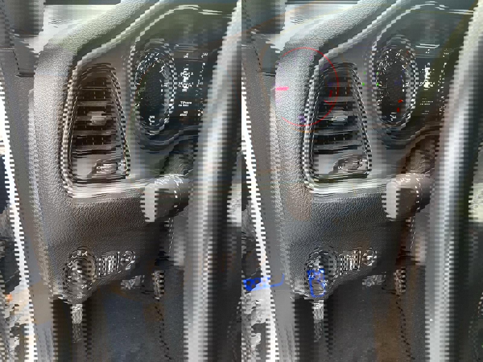 Used 2021 Dodge Challenger SXT image 30