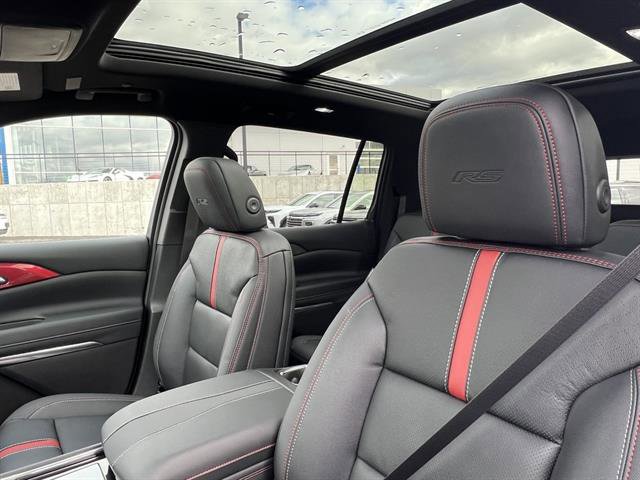 New 2026 Chevrolet Traverse RS w/ LPO, Floor Liner Package image 12