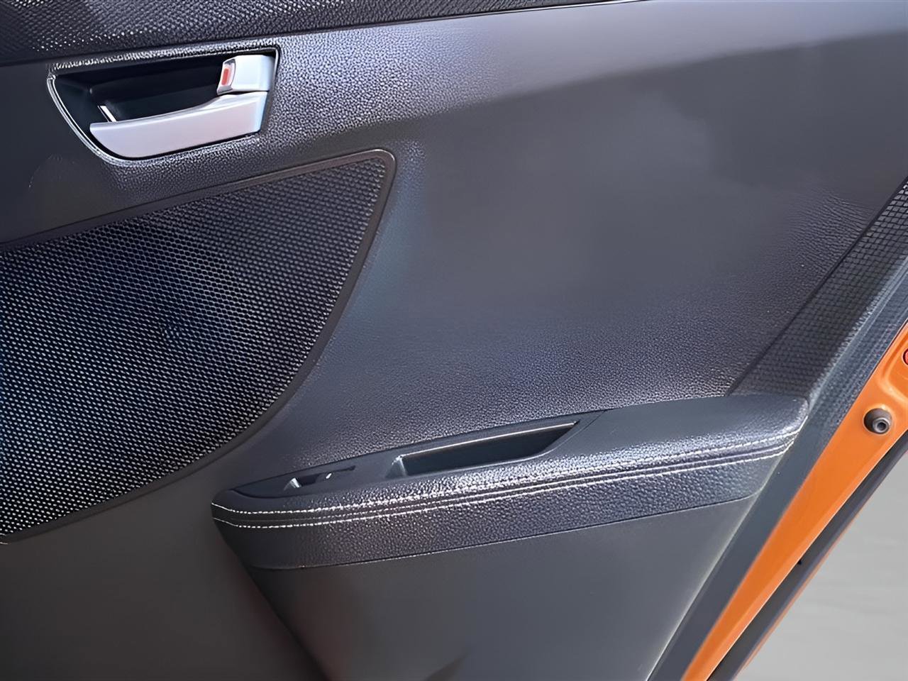 Used 2015 Hyundai Veloster Turbo w/ Option Group 04 image 11