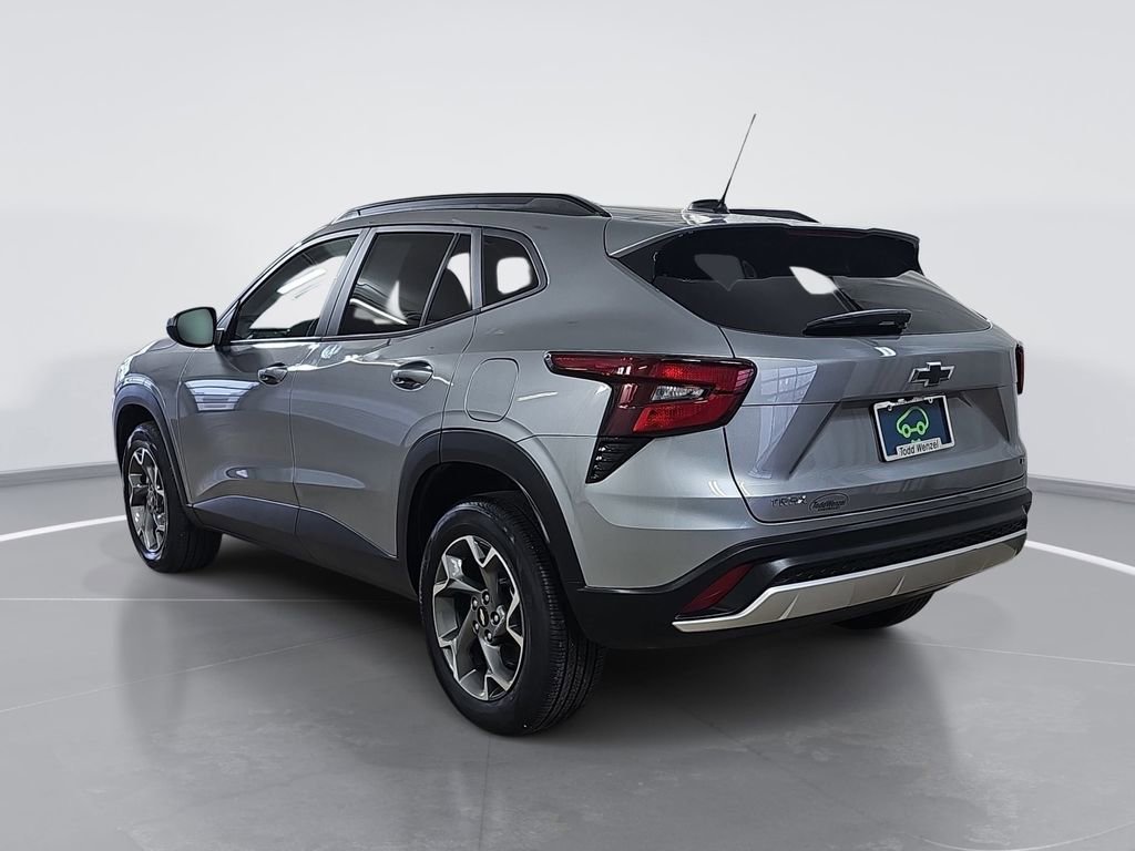Certified 2024 Chevrolet Trax LT w/ Driver Confidence Package image 6