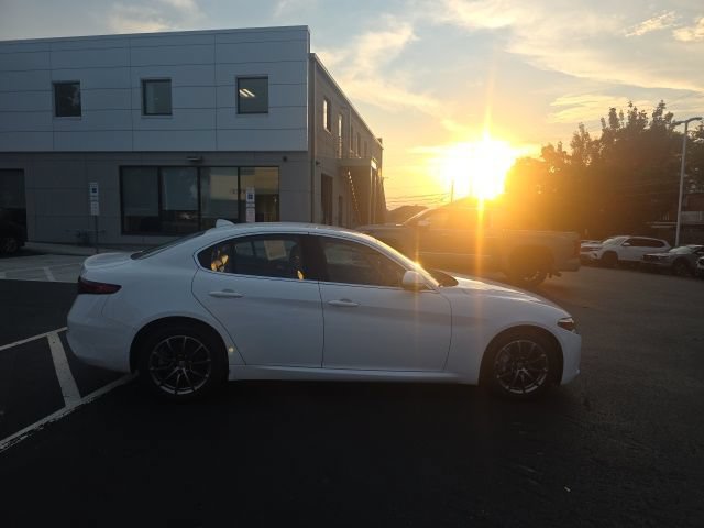 Used 2018 Alfa Romeo Giulia AWD image 8