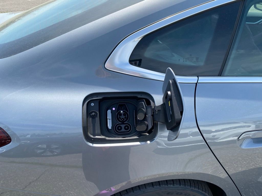 New 2026 BMW i4 xDrive40i w/ Premium Package AWD/4WD image 14