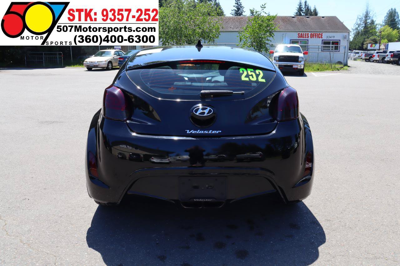 Used 2013 Hyundai Veloster w/ Style Pkg FWD image 6