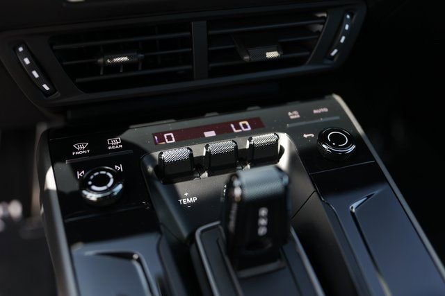 Certified 2025 Porsche 911 Carrera image 17