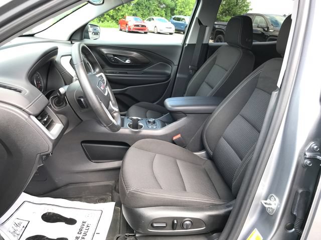 Used 2023 GMC Terrain SLE w/ Driver Convenience Package FWD image 16