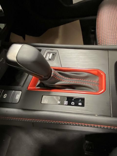 New 2026 Nissan Kicks SR w/ Cold Weather Package FWD image 17