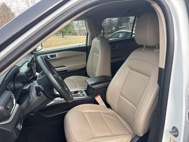 Certified 2024 Ford Explorer XLT w/ Equipment Group 202A AWD/4WD image 8