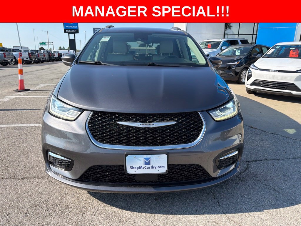 Used 2021 Chrysler Pacifica Touring-L FWD image 8