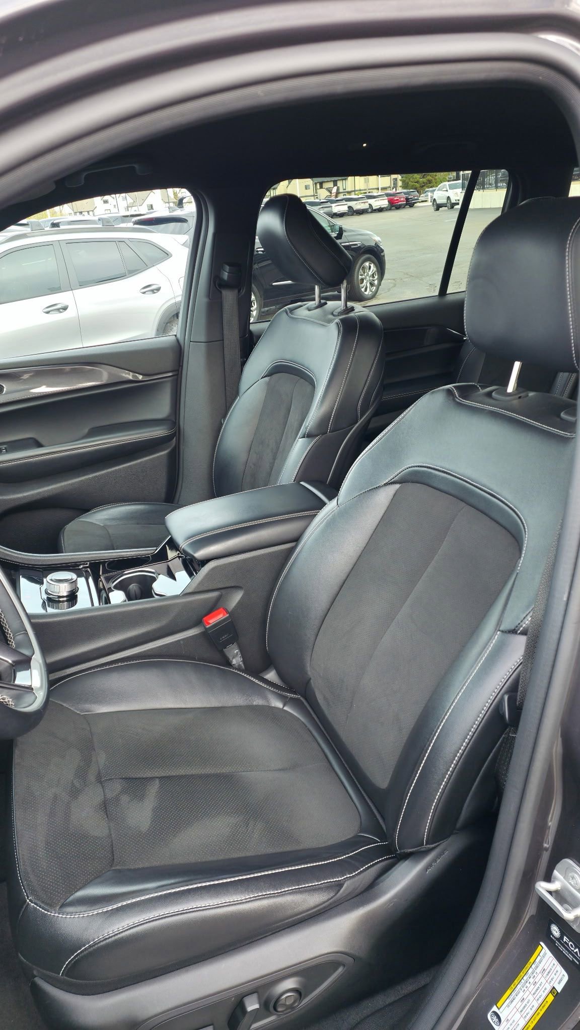 Used 2022 Jeep Grand Cherokee L Laredo image 22