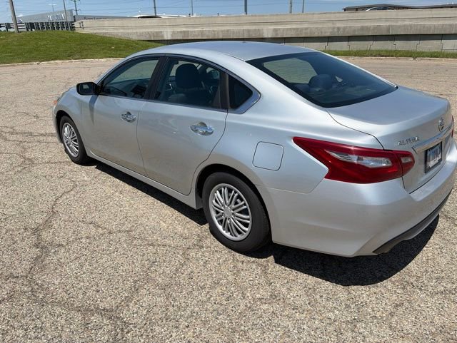Used 2018 Nissan Altima 2.5 S w/ S Convenience Package FWD image 3