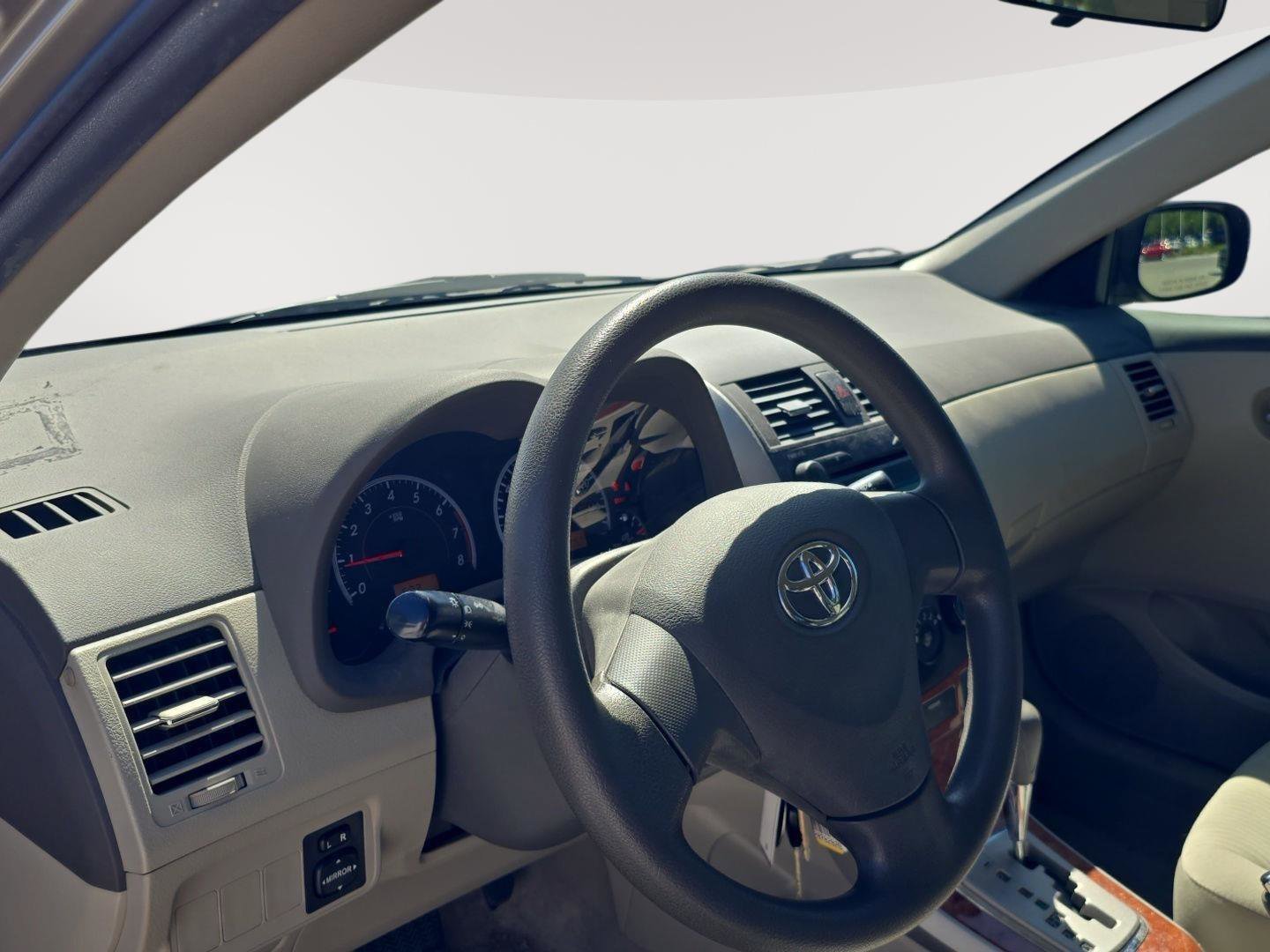 Used 2009 Toyota Corolla XLE FWD image 2