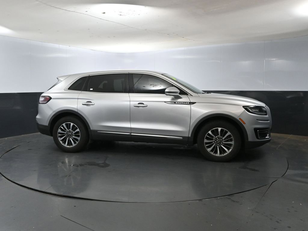 Used 2019 Lincoln Nautilus Select image 5