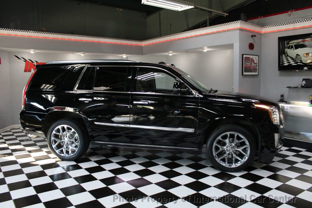 Used 2017 Cadillac Escalade Premium Luxury image 3