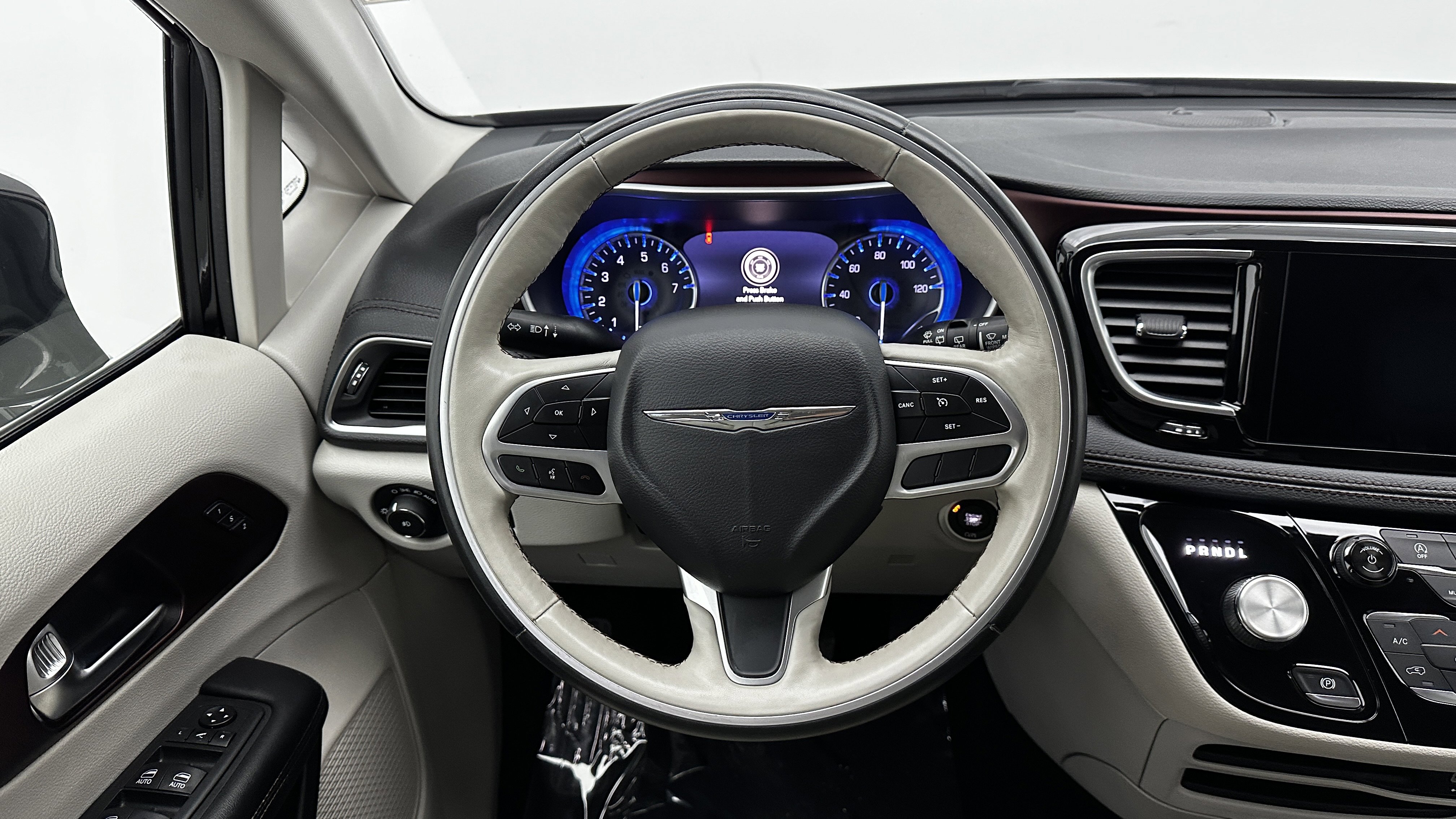 Used 2019 Chrysler Pacifica Limited image 27