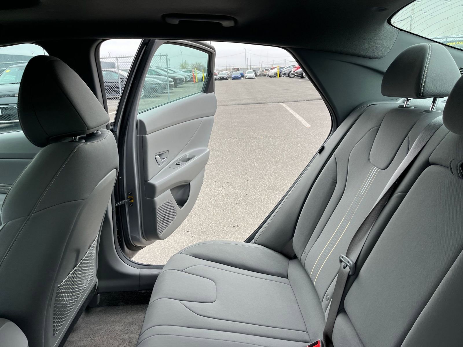 Used 2025 Hyundai Elantra SEL image 40