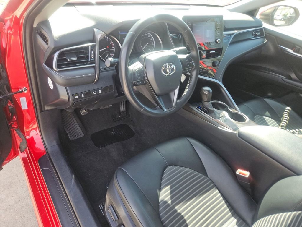 Used 2024 Toyota Camry SE image 13