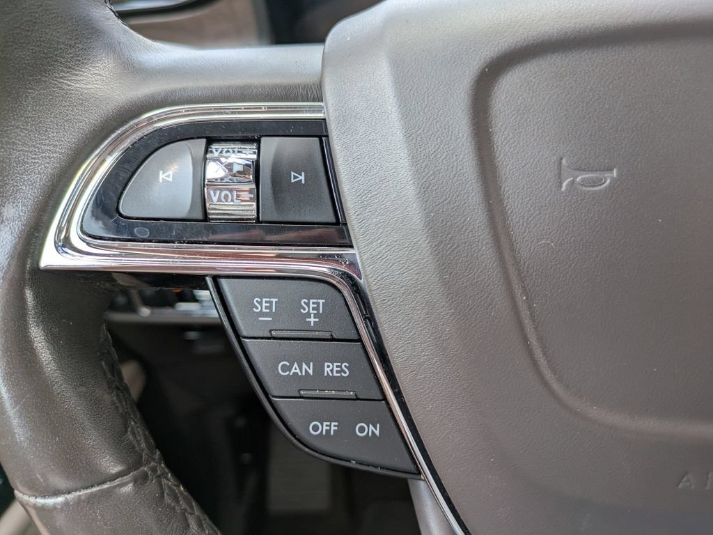 Used 2022 Lincoln Nautilus Reserve AWD/4WD image 27