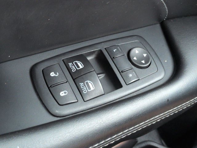 Used 2015 Dodge Challenger R/T Plus RWD image 23