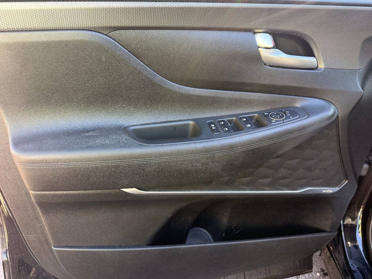 Used 2019 Hyundai Santa Fe SEL FWD image 11