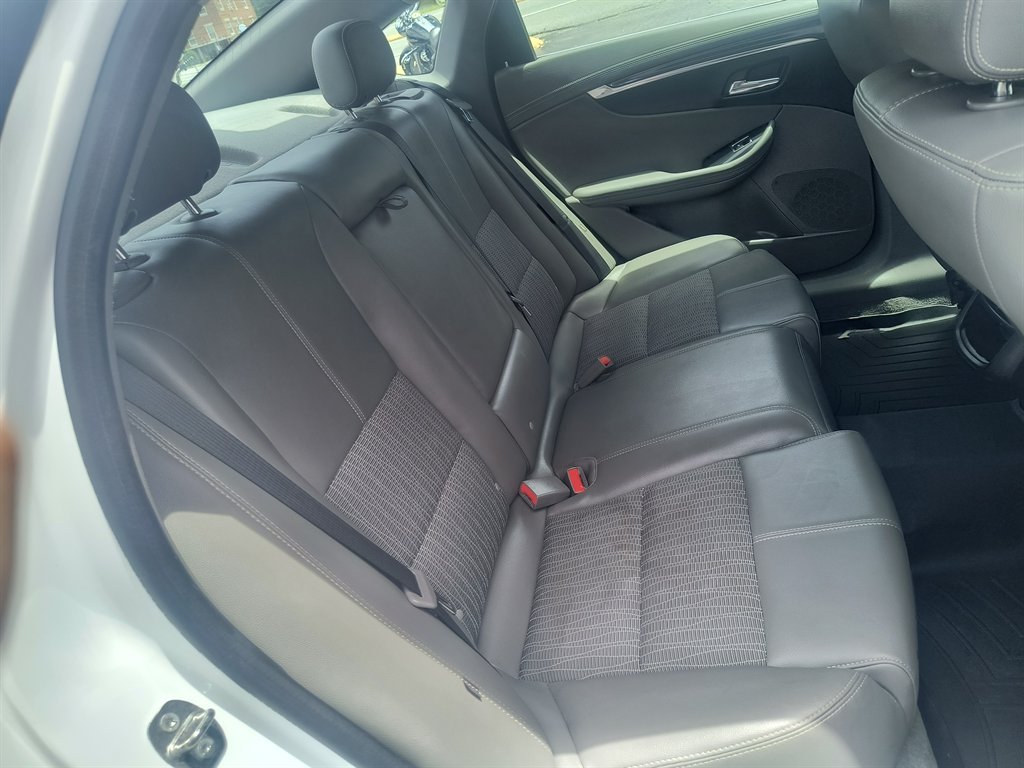 Used 2016 Chevrolet Impala LT FWD image 22