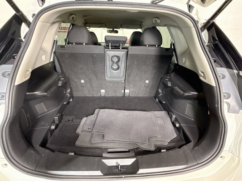 Used 2016 Nissan Rogue SV w/ SV Premium Package AWD/4WD image 28