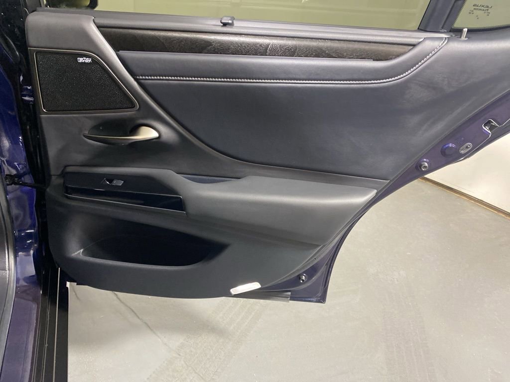 Certified 2025 Lexus ES 300h Ultra Luxury image 31