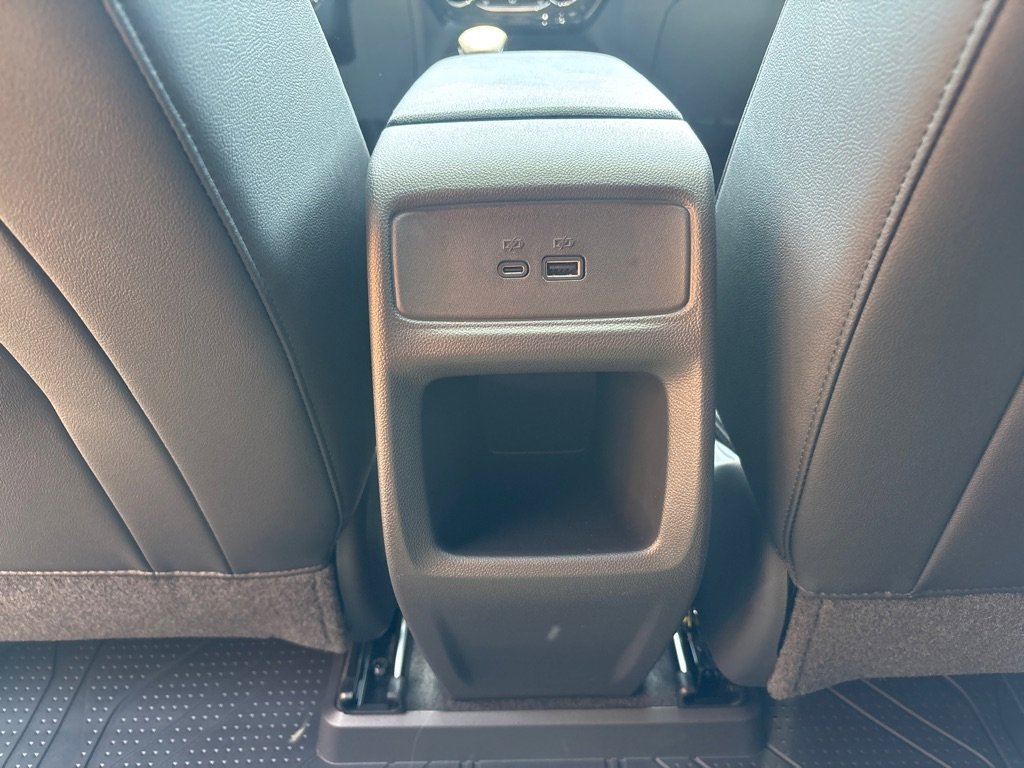 Used 2025 Chevrolet Trax RS w/ Sunroof Package image 19