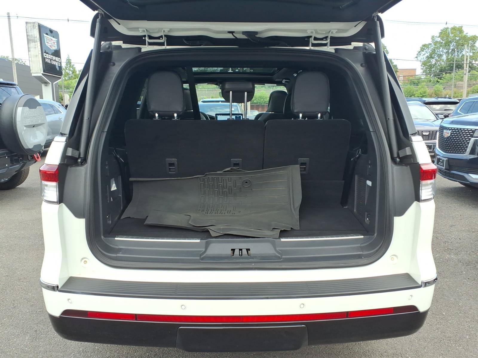 Used 2022 Lincoln Navigator Reserve AWD/4WD image 10