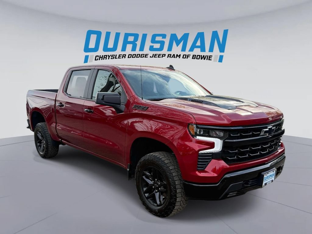 Used 2024 Chevrolet Silverado 1500 LT Trail Boss w/ Convenience Package II AWD/4WD image 1