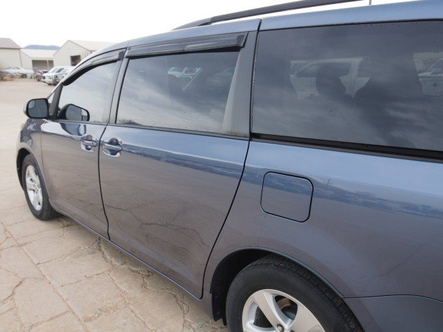 Used 2015 Toyota Sienna LE FWD image 8