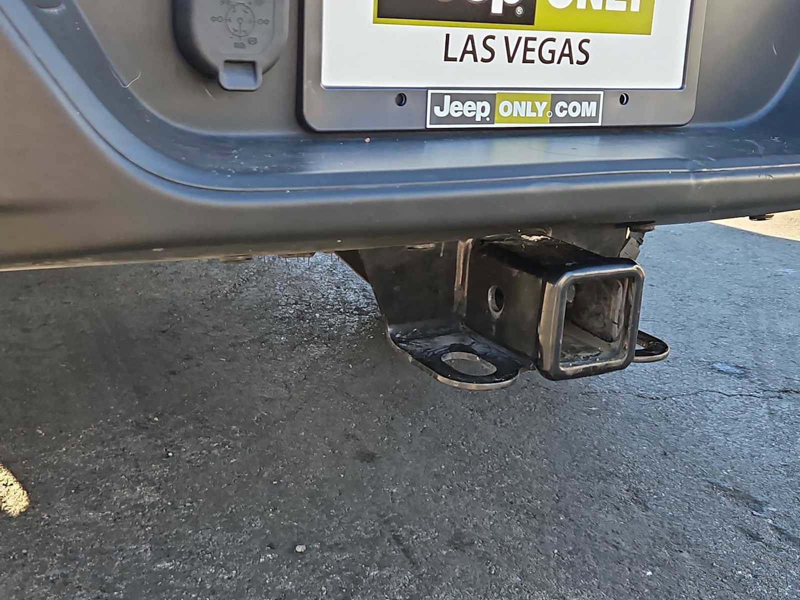 Used 2022 Jeep Gladiator Sport image 32