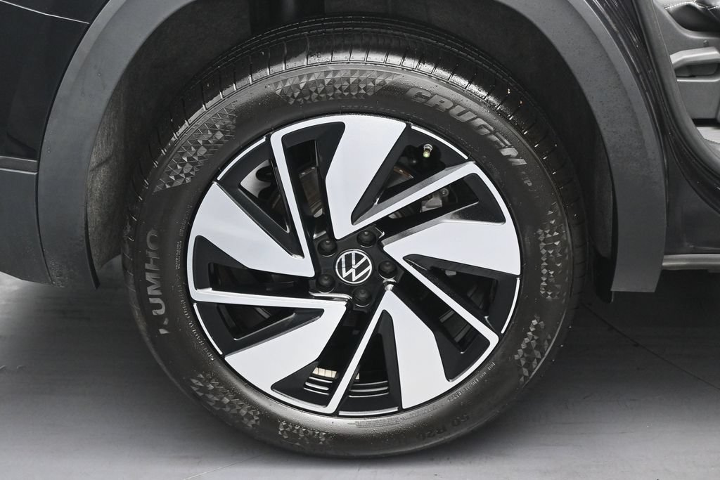 Used 2024 Volkswagen Atlas SE w/ Panoramic Sunroof Package FWD image 37