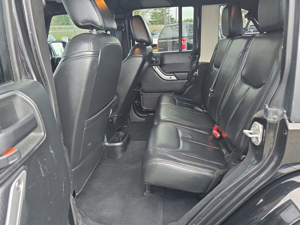 Used 2018 Jeep Wrangler Unlimited Sahara w/ Dual Top Group image 24